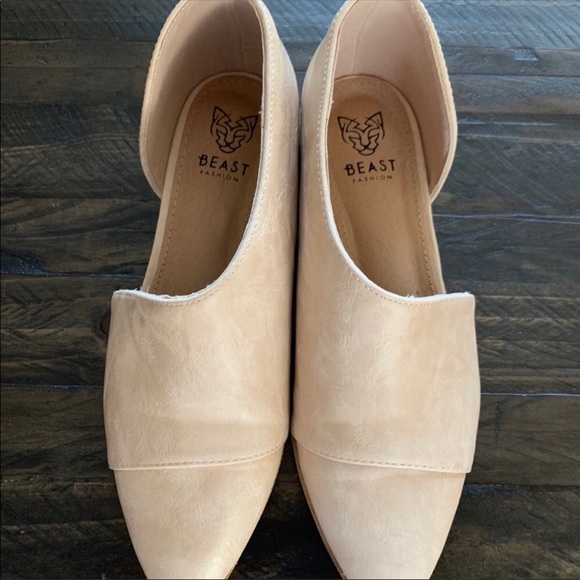 Urban Outfitters Shoes - BEAST FASHION D’ORSAY FLATS